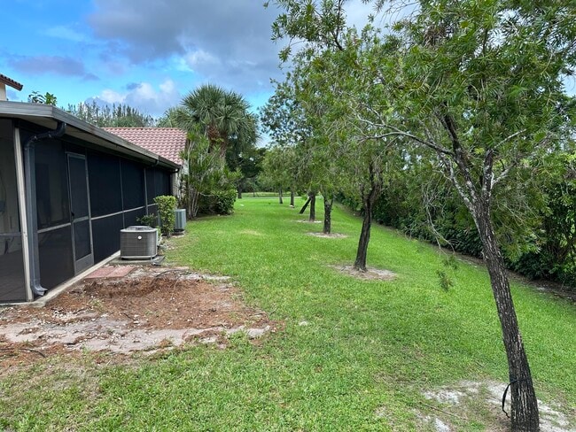 Building Photo - 10300 Hidden Springs Ct