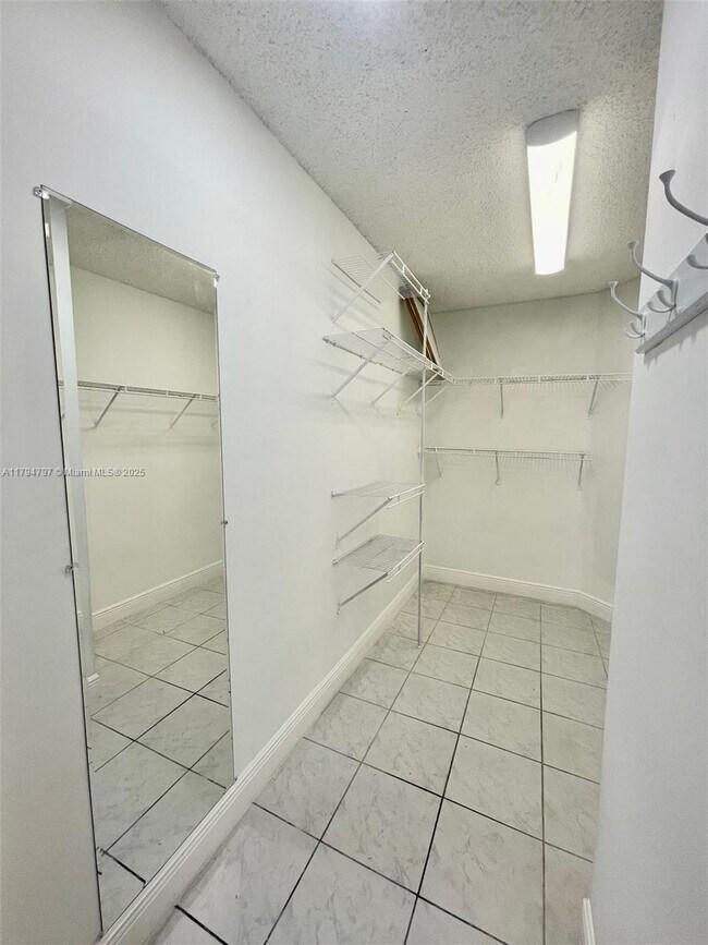 Building Photo - 21681 SW 97th Ct