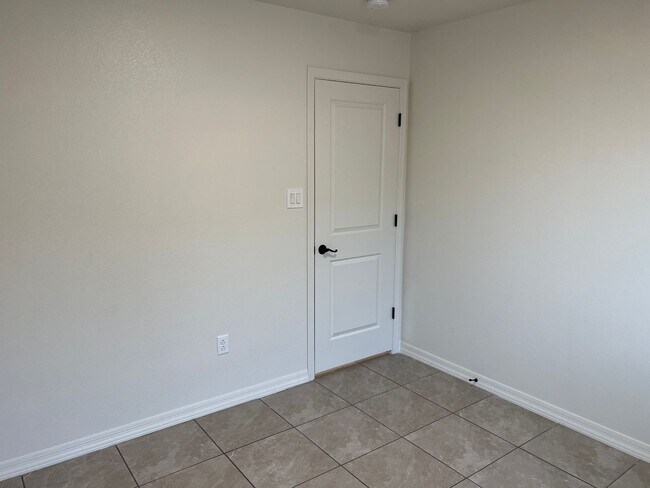 Building Photo - Brand New - 3 Bedroom - 2 Car Garage