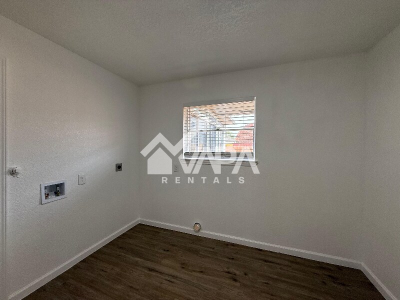 Building Photo - 7403 Castle Crown Dr