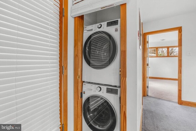 Building Photo - 217 N Providence Rd