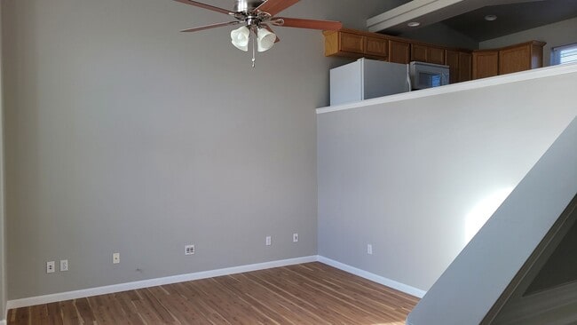 Building Photo - 3200 Robinhood Loop