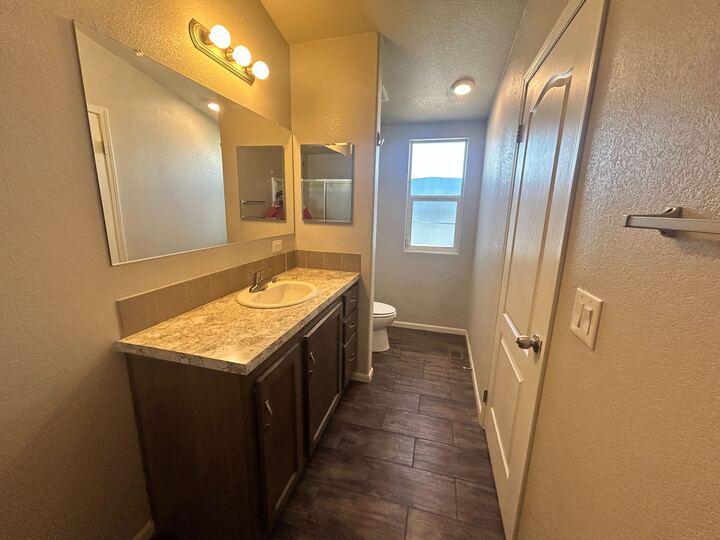 Building Photo - 530 S Alma School Rd