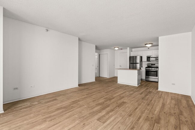 Building Photo - 545 N Dearborn St