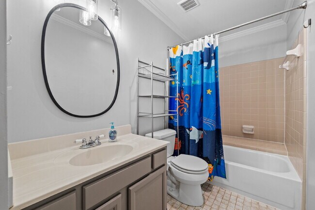 Building Photo - "Charming 4-Bedroom Haven in Charlotte's Heart with Spacious 2271 sq ft Living!"