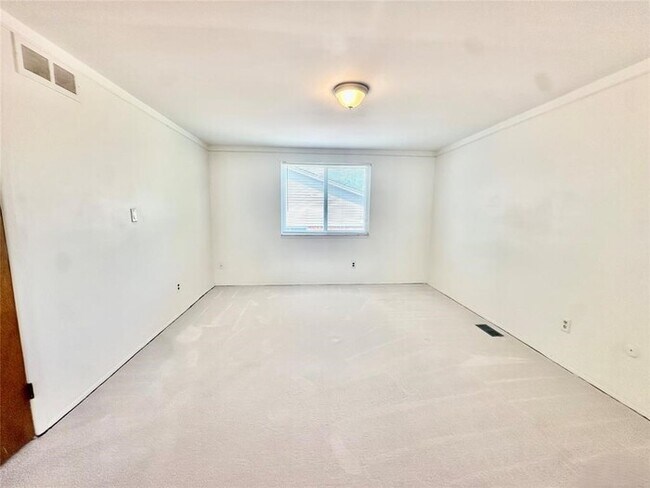 Building Photo - 21669 Tulipwood St