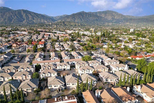 Building Photo - 527 S 5th Ave