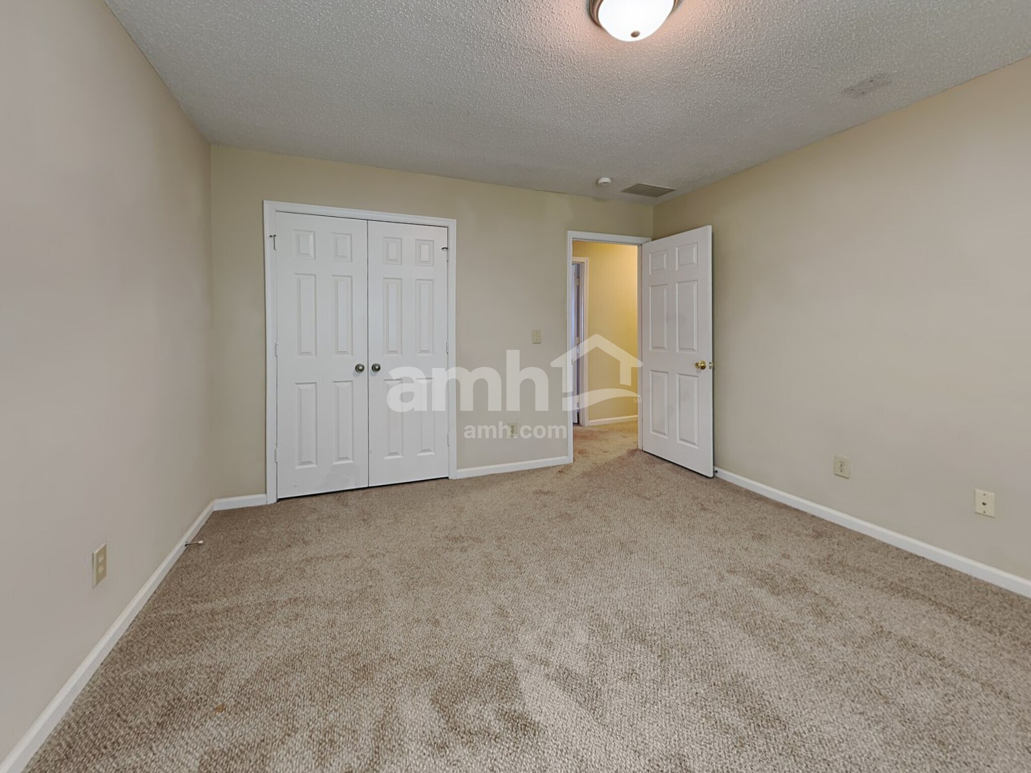 Building Photo - 5806 Manor Ridge Trl