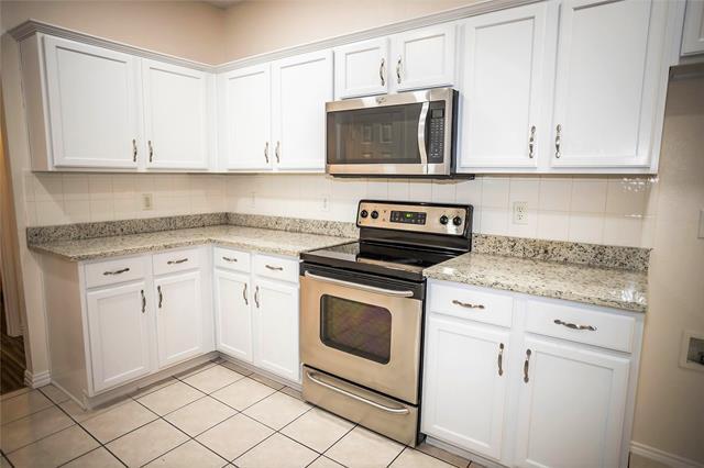 Building Photo - 612 Comanche Trail