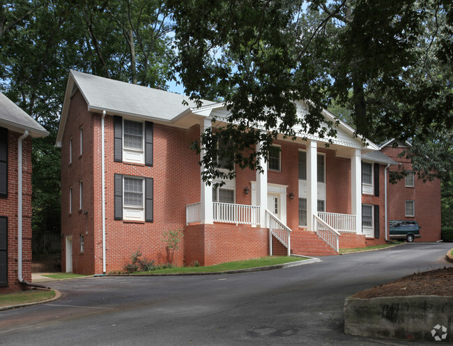 Building Photo - The Columns at East Hill