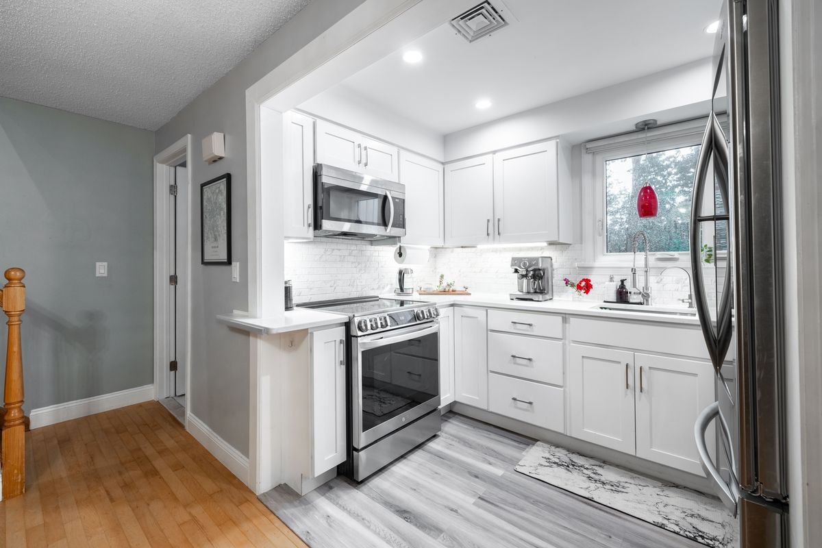 Building Photo - 410 Farmington Ave