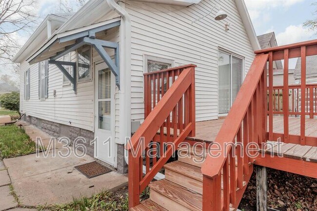 Building Photo - 446 E St