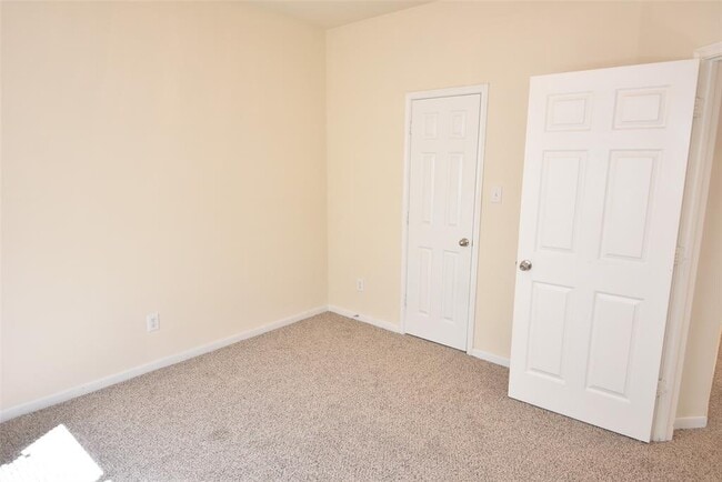 Building Photo - 8059 Villa De Norte St