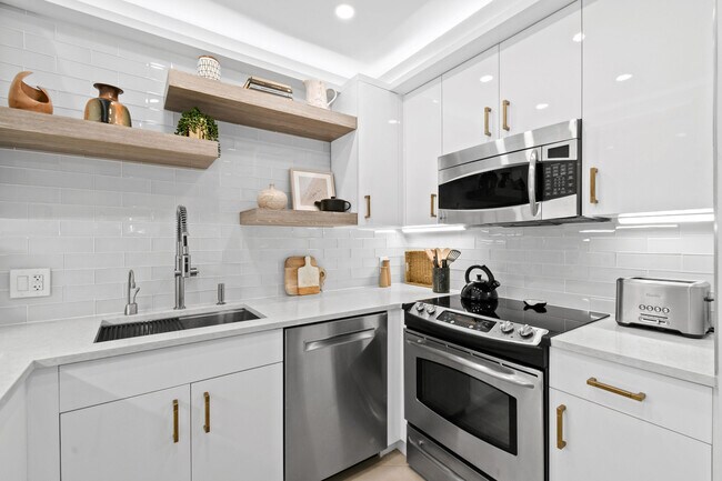 Building Photo - 2774 S Ocean Blvd