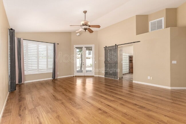 Building Photo - 2738 E Silverwood Dr