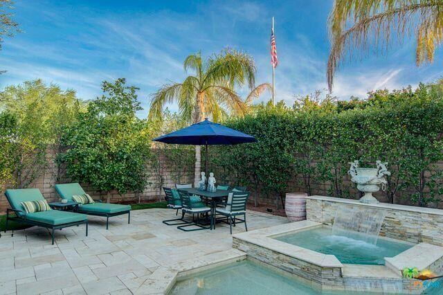 Building Photo - 250 Via San Lucia