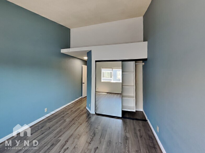 Building Photo - 25445 Southwick Dr