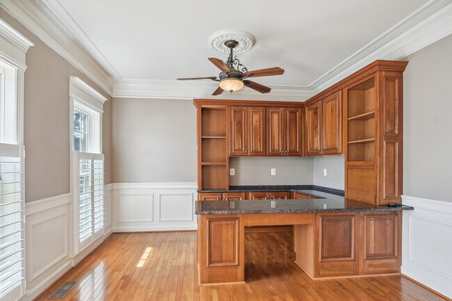 Building Photo - 43286 Canal Creek Pl