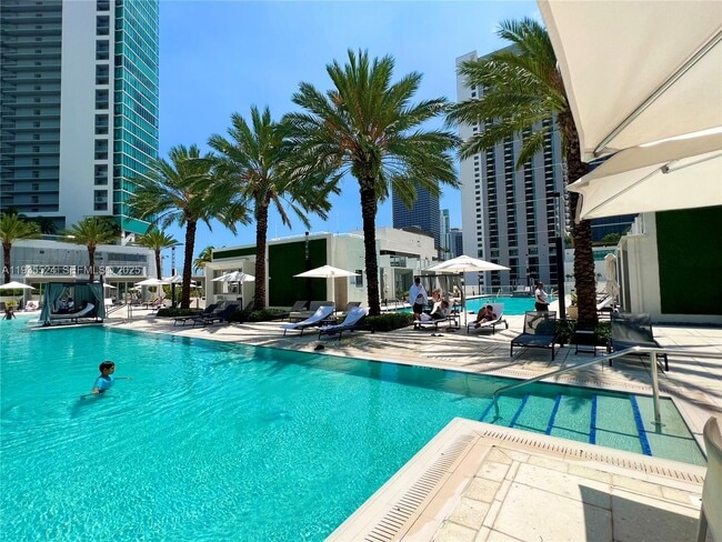 Building Photo - 851 NE 1st Ave