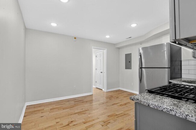 Building Photo - 2604 Frankford Ave