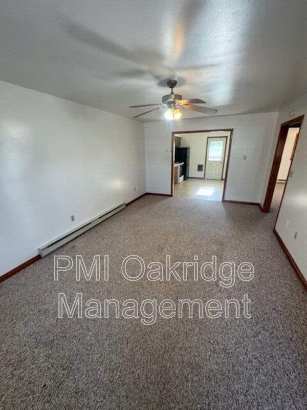 Building Photo - 707 N Center St