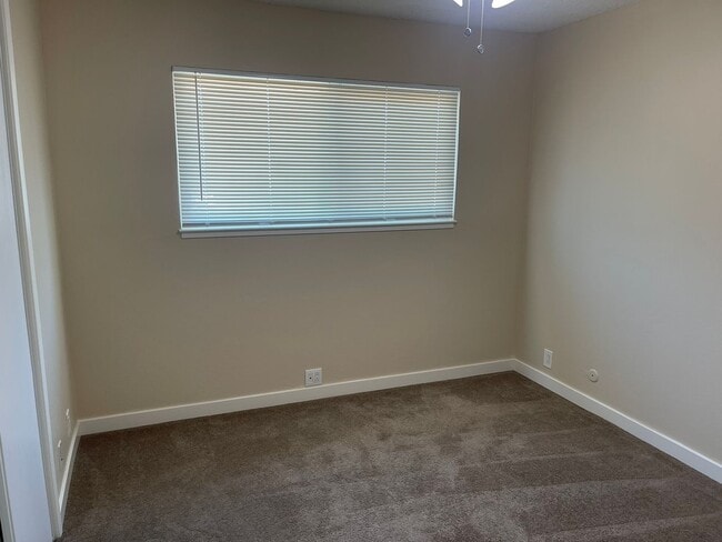 Building Photo - Concord Beautiful 3 bedroom 2 bath home, 1...