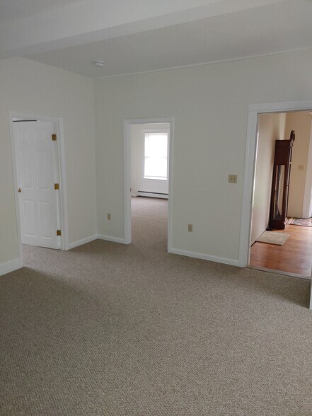 Building Photo - 15 Barstow Ave