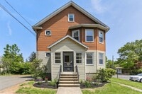 Building Photo - 139 Albany Ave