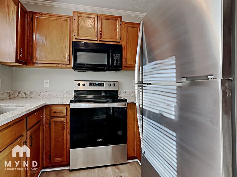 Building Photo - 1300 Newfound Hollow Dr