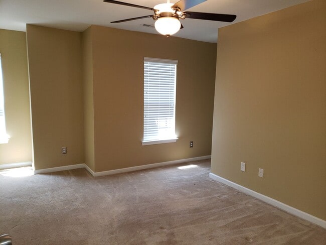 Building Photo - Beautiful home in Ballantyne