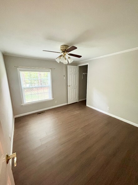Building Photo - 1173 N McDonough Rd