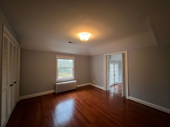 Building Photo - Cool Updated Historic 4/3.5 Farmhouse in Bethesda on Private, 1.5 Acre Lot