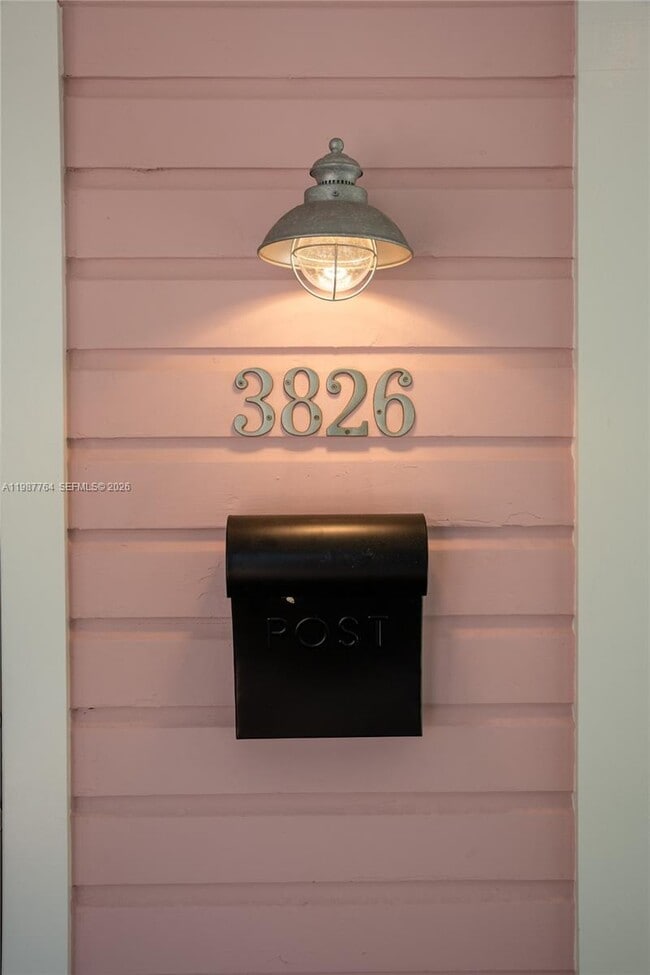 Building Photo - 3826 Oak Ave