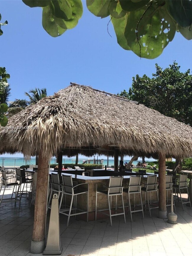 Building Photo - 3001 S Ocean Dr