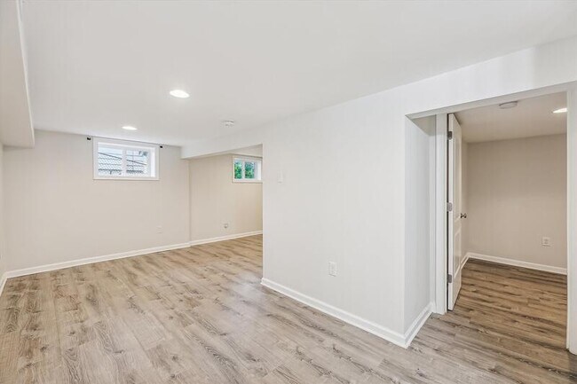 Building Photo - 2612 33rd St SE