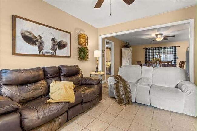 Building Photo - 526 Bay Colony Dr