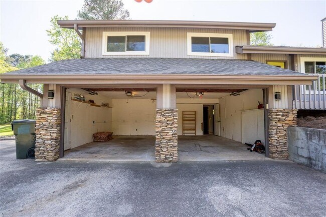 Building Photo - 1540 Magnolia Pl