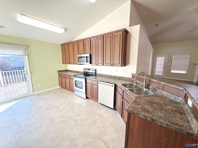 Building Photo - 101 Forest Glade Dr