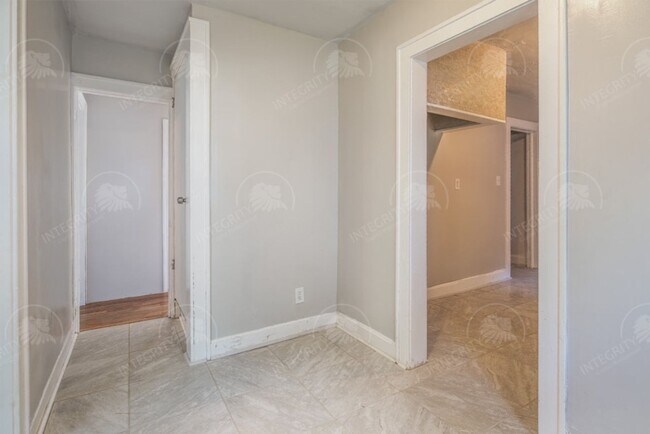 Building Photo - 5517 Woodland Ave