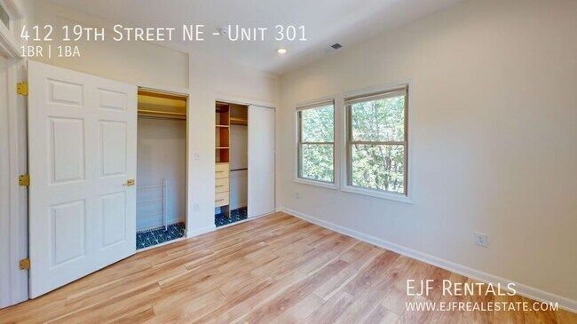 Building Photo - 412 19th St NE