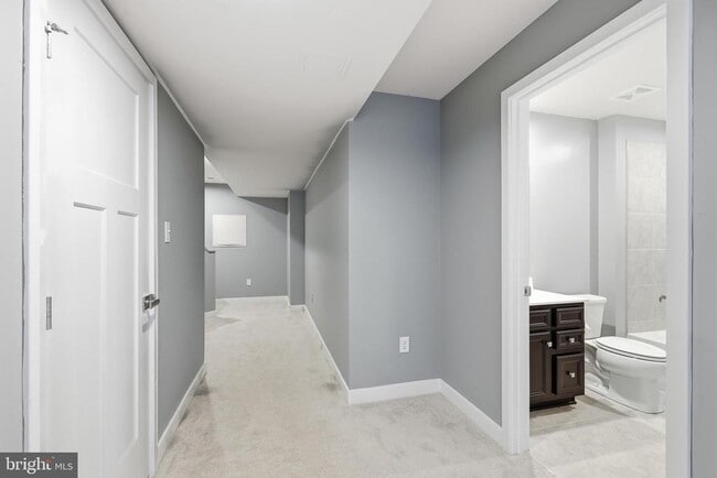 Building Photo - 529 Swansea Dr