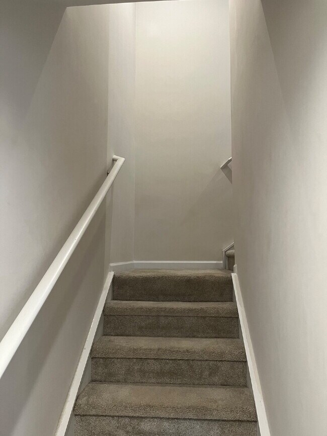 Building Photo - 1607 Mountain Ash Ln