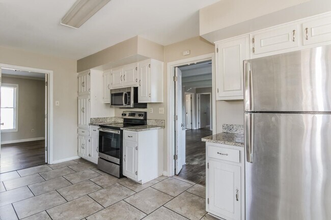 Building Photo - 5223 Braidwood Cove