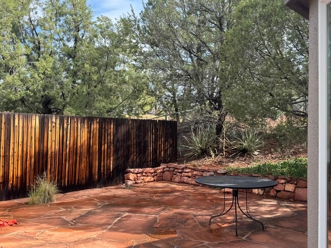 Building Photo - 120 Carol Canyon Dr