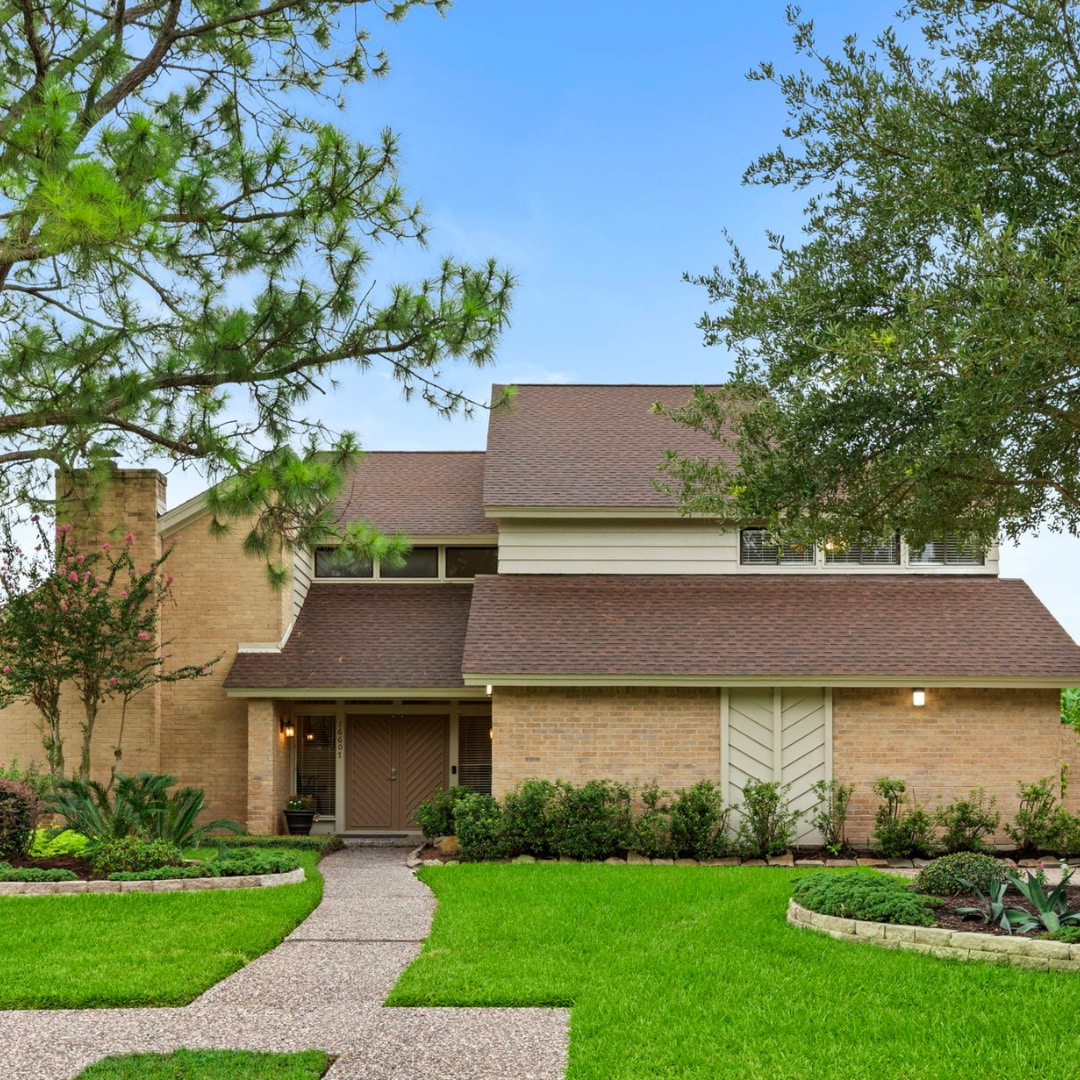 Building Photo - 16607 Brenton Oaks Dr