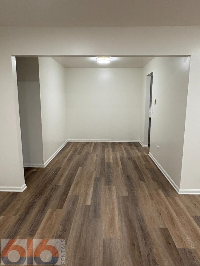 Building Photo - 630 56th St SE