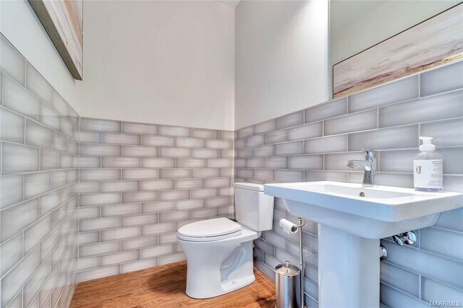 Building Photo - 7132 Fain Park Dr