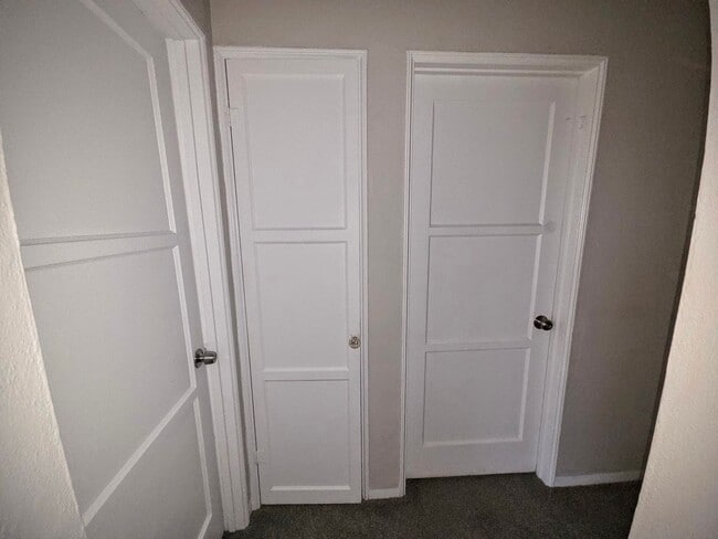 Building Photo - 5617 E Parkwater Ave