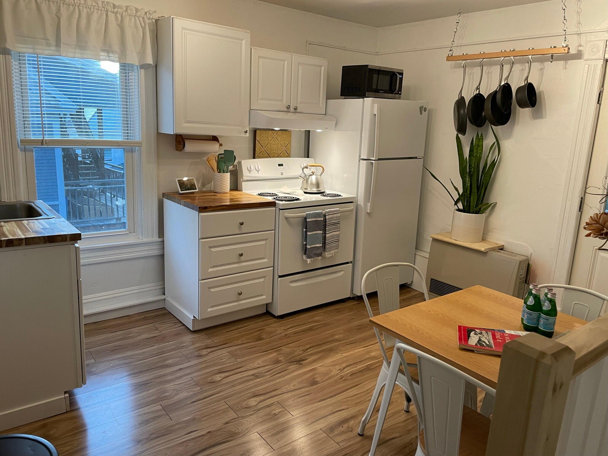 Kitchen - 18 Bradley St