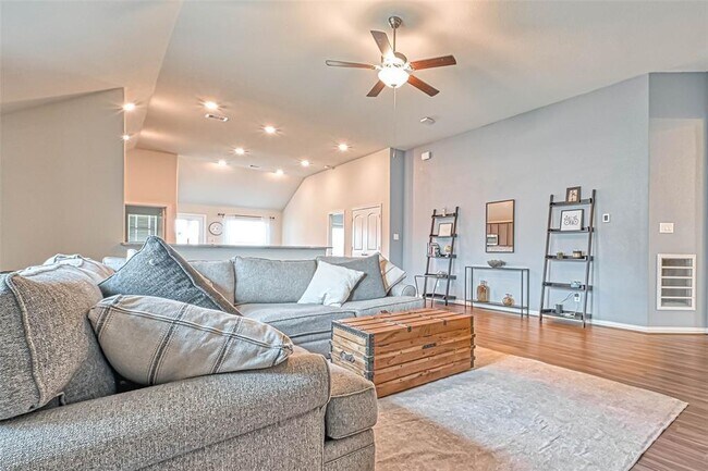 Building Photo - 20202 Creekdale Bend Dr